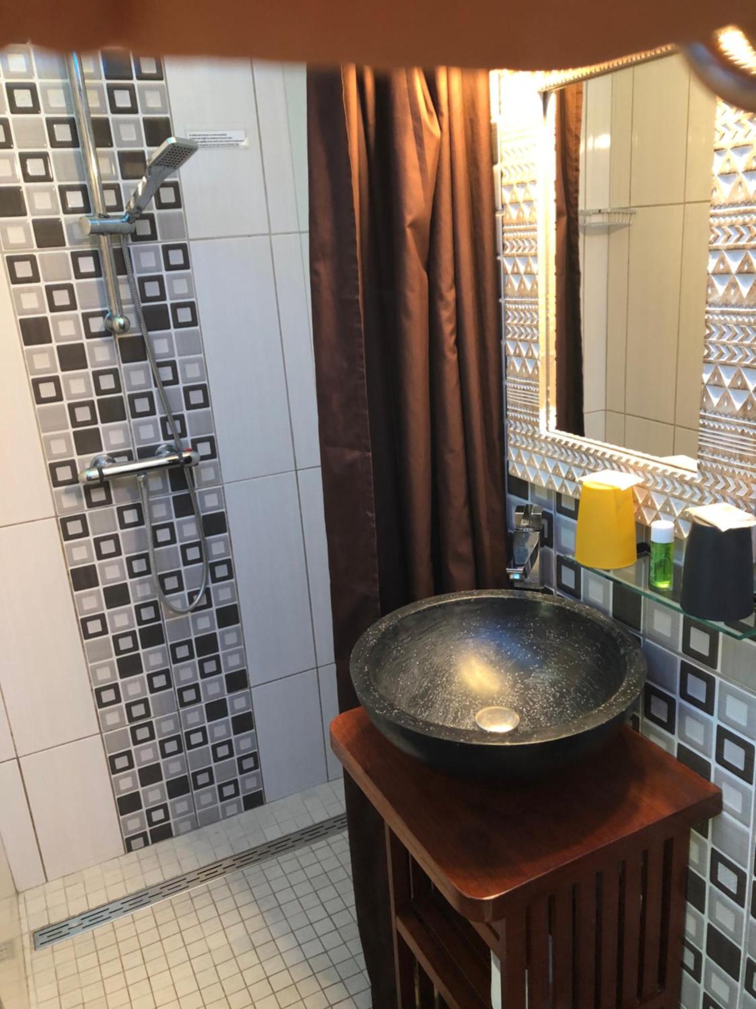Hotel Les Bougainvilliers Saint-Gilles-les Bains Eksteriør billede