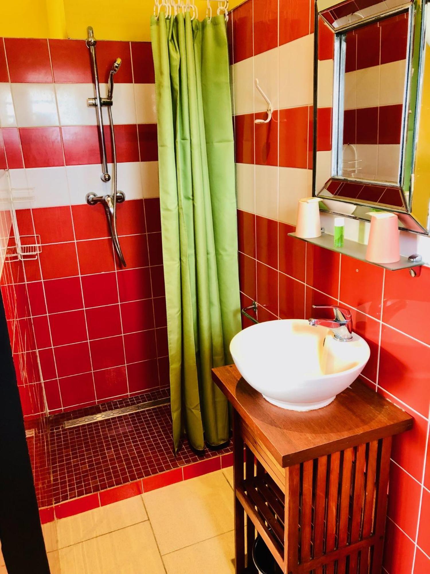 Hotel Les Bougainvilliers Saint-Gilles-les Bains Eksteriør billede